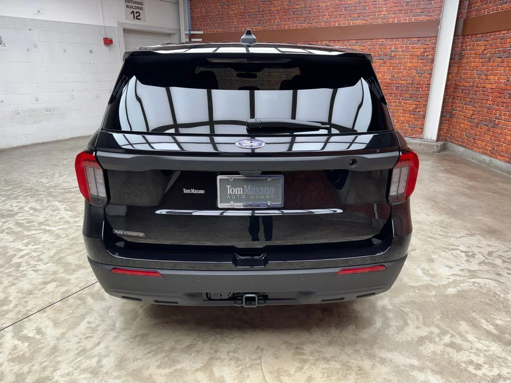 New 2026 Black Ford Base image 5