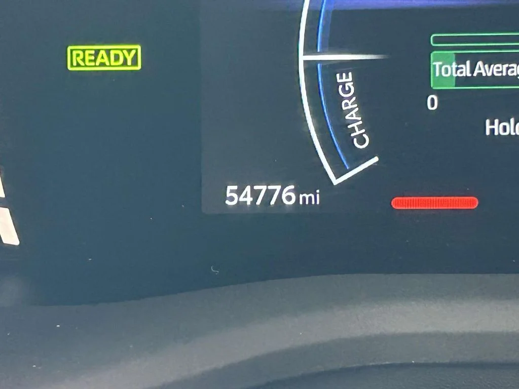 Certified Used 2025 Silver Toyota LE image 29