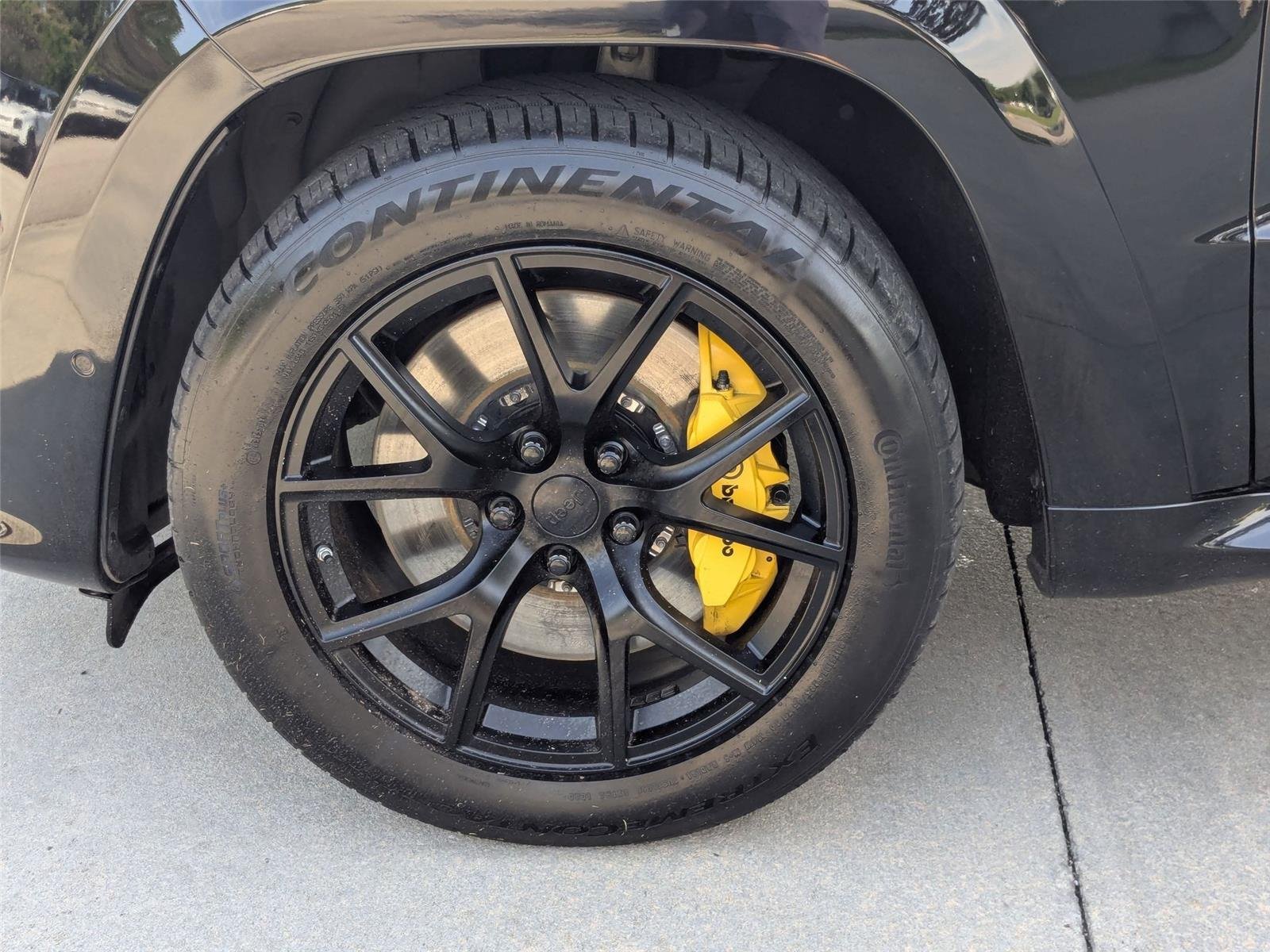 Used 2020 Granite Crystal Metallic Clearcoat Jeep Trackhawk image 10