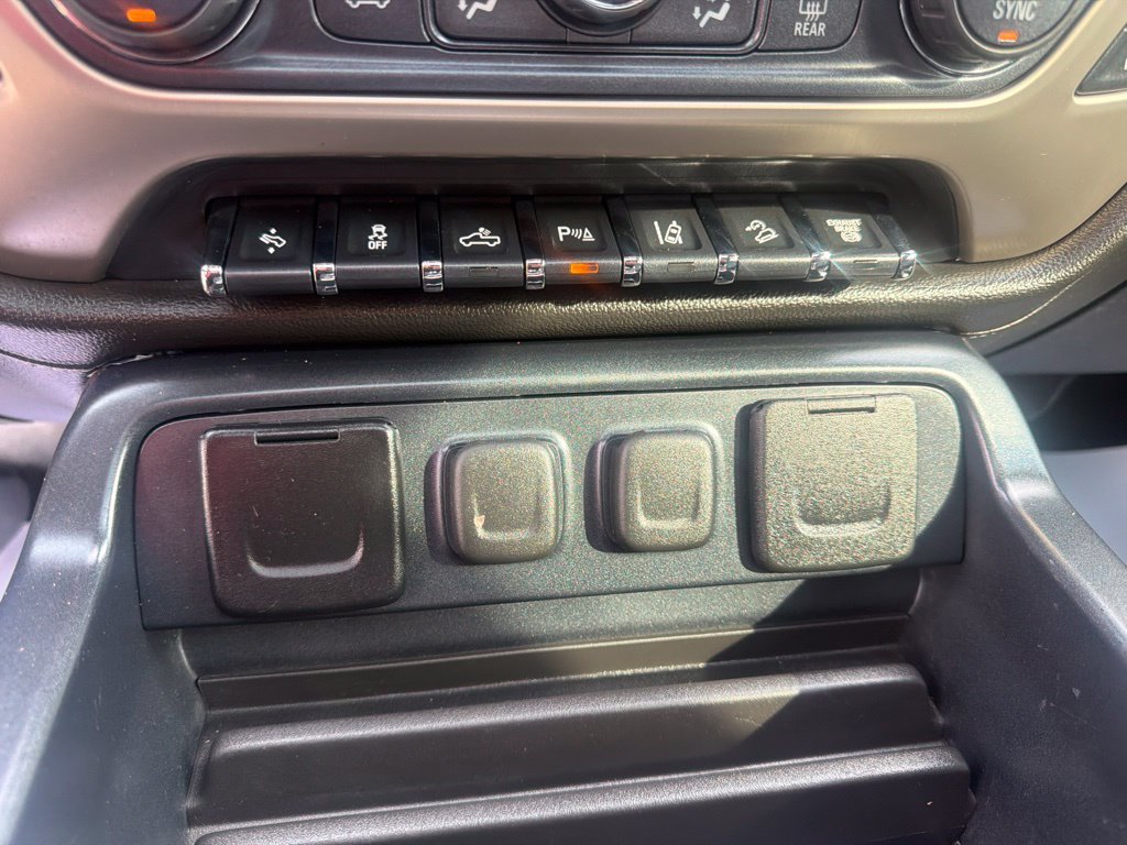 Used 2018 Green GMC Denali image 15