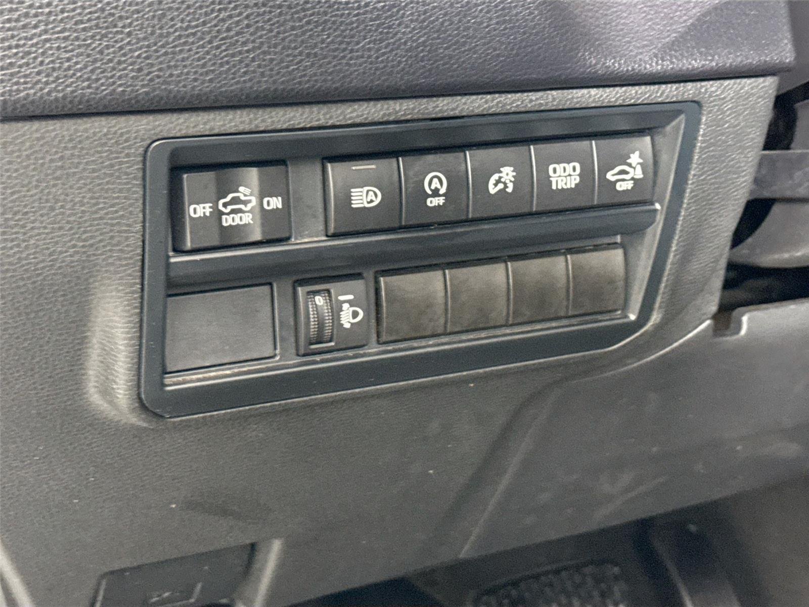 Used 2023 Ice Cap Toyota SR5 image 15