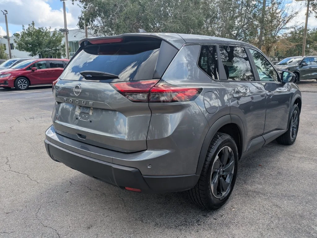 Used 2025 Gun Metallic Nissan SV image 4