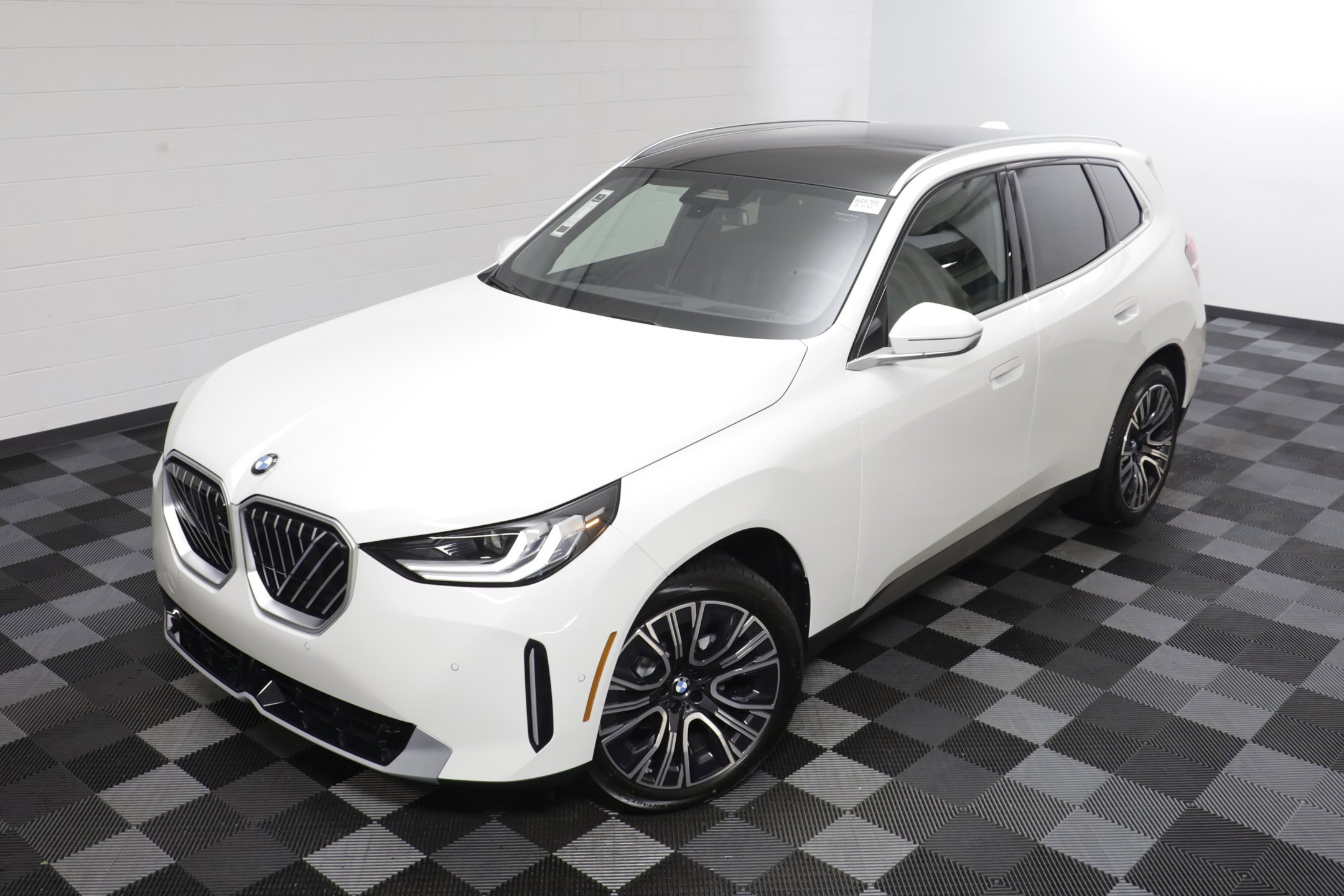 New 2026 Alpine White BMW 30 xDrive image 2