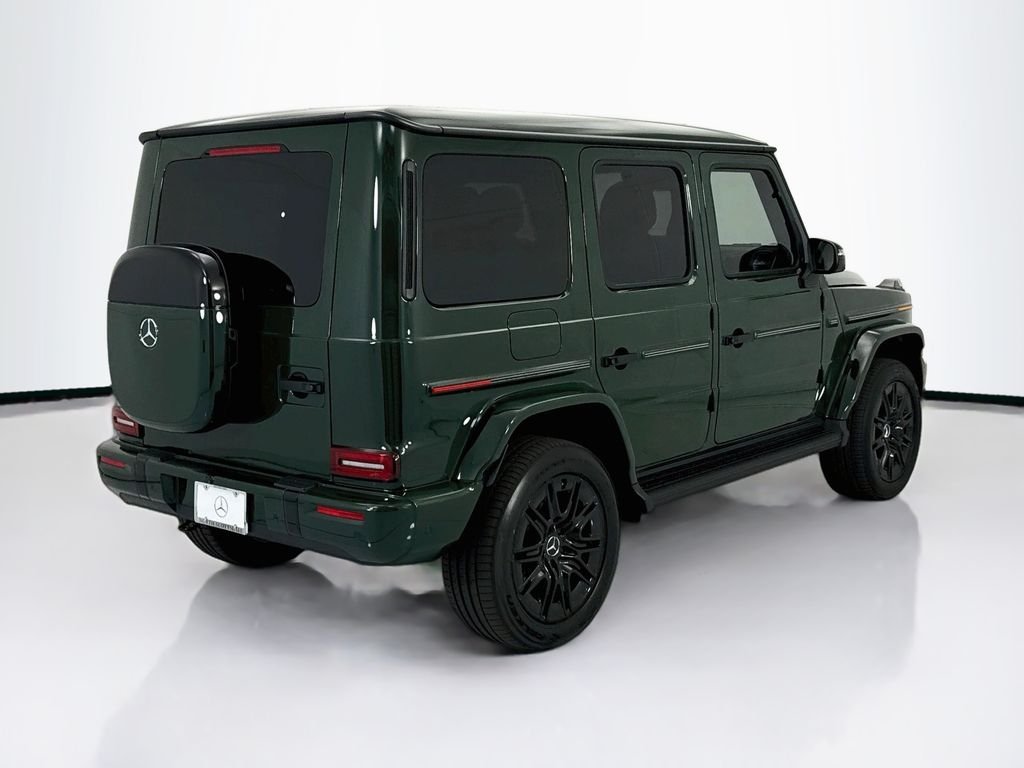 New 2027 MANUFAKTUR Deep Green Mercedes-Benz G 580 image 5