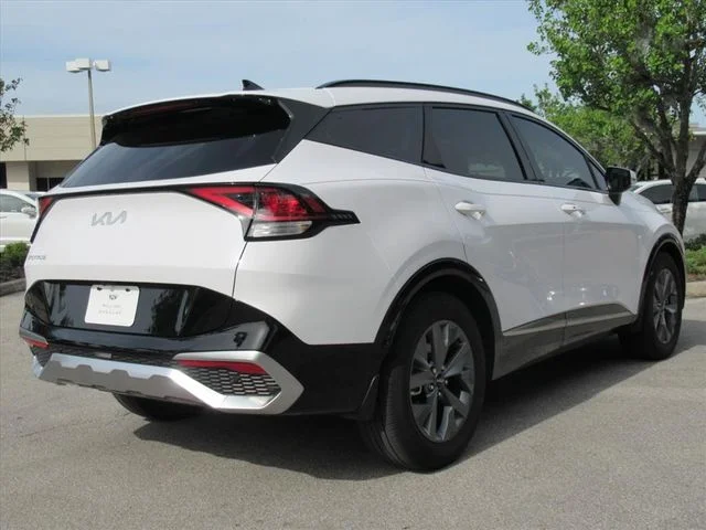 Used 2025 White Kia SX image 6