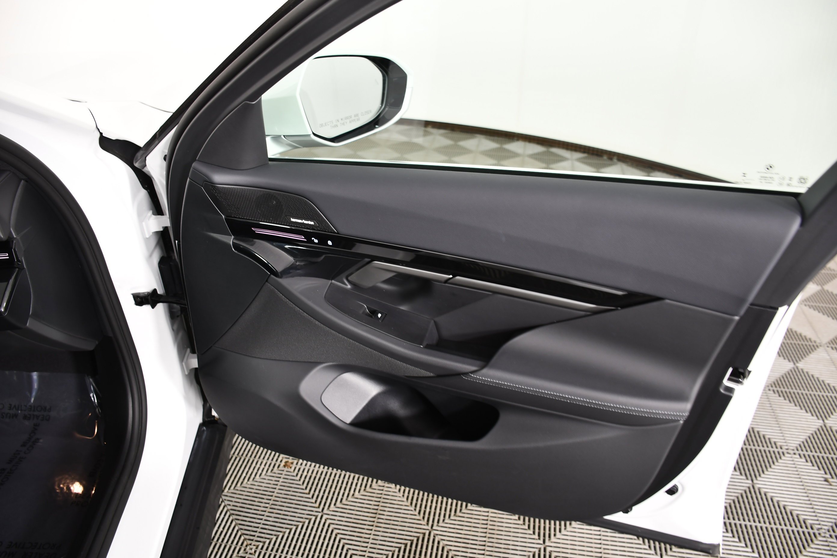 2025 BMW 5 Series 530i - Photo 40