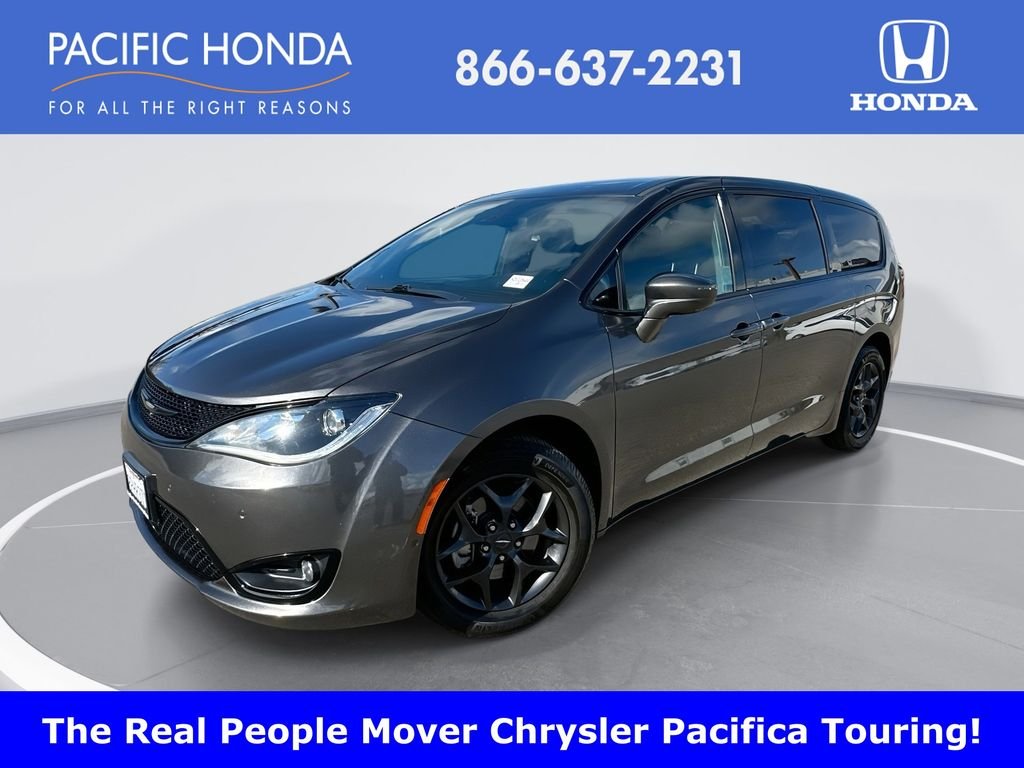 2020 Chrysler Pacifica Touring