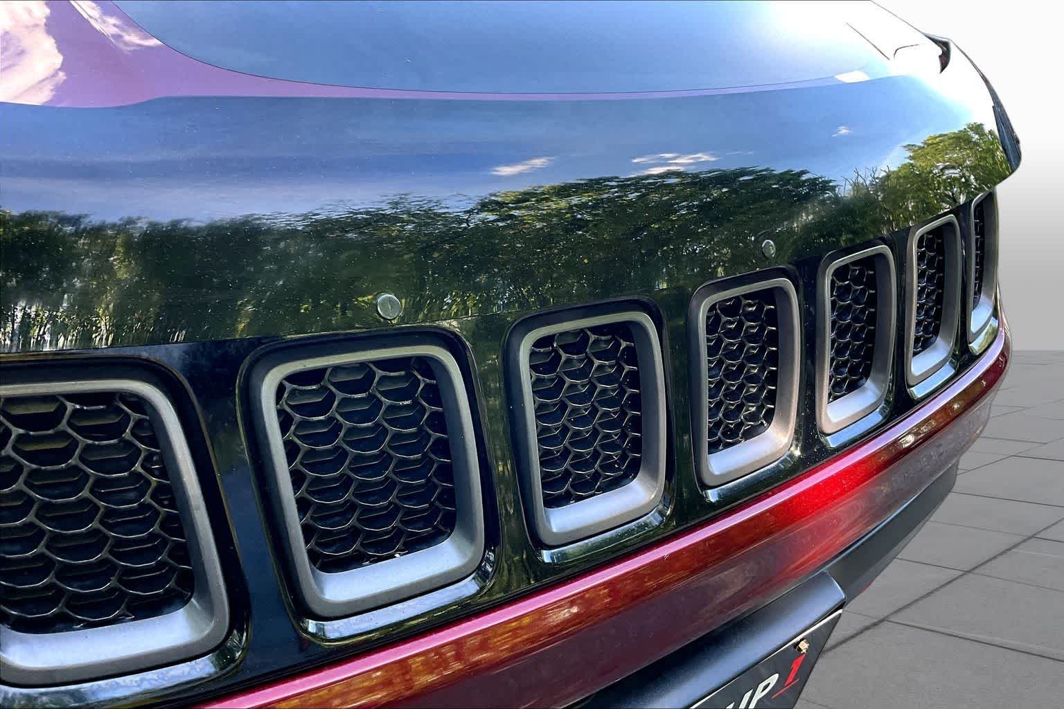 Used 2021 Velvet Red Pearlcoat Jeep Trailhawk image 28