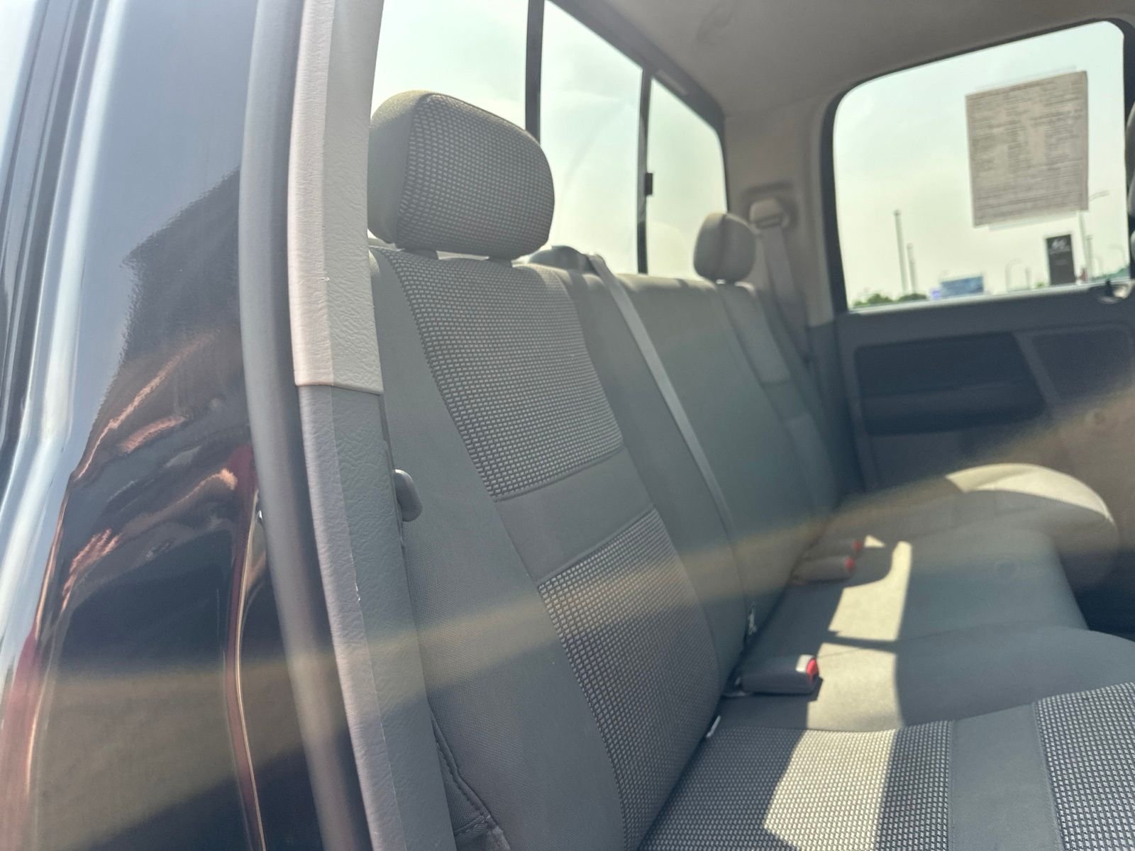 Used 2006 Black Dodge SLT image 26