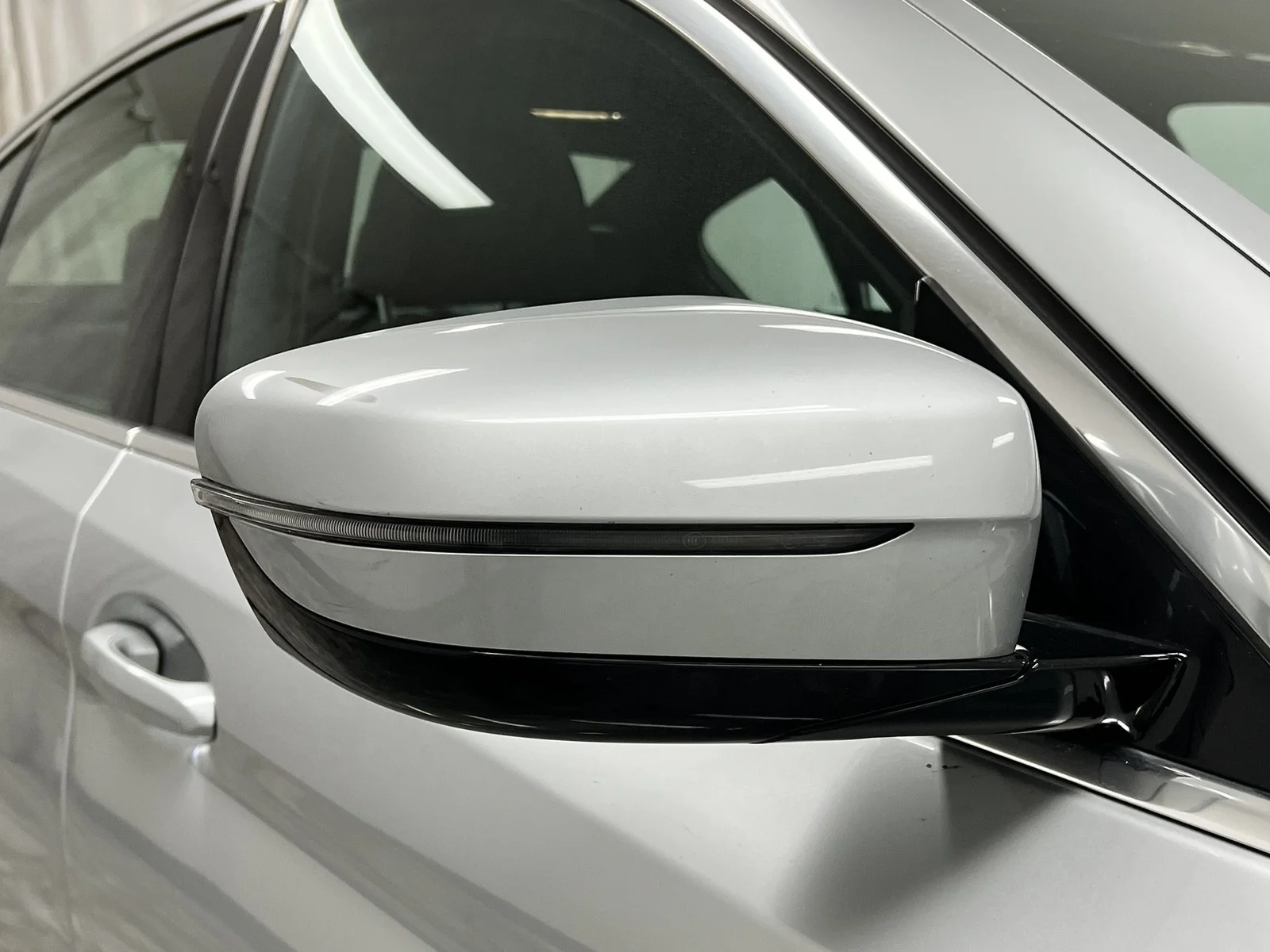 Used 2019 Glacier Silver Metallic BMW 530i xDrive image 41