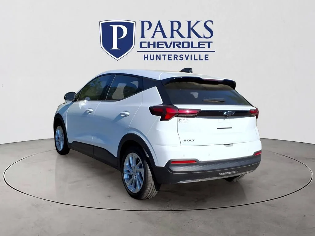 2027 Chevrolet Bolt LT - Photo 29