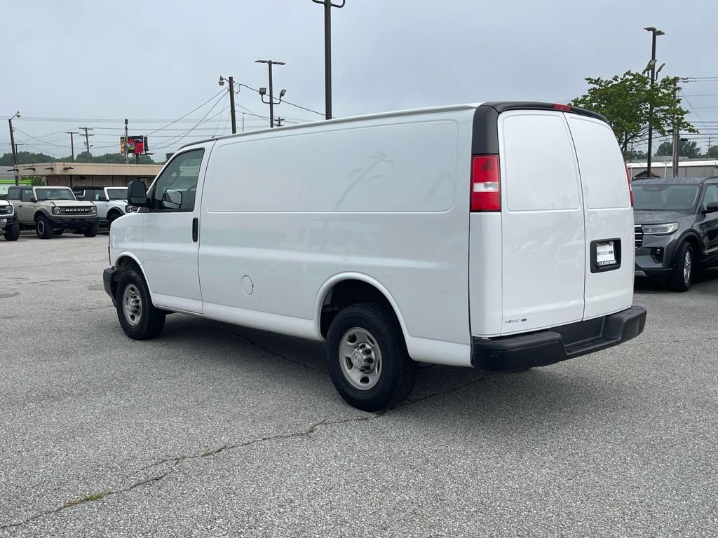 Used 2020 Summit White Chevrolet Work Van image 5