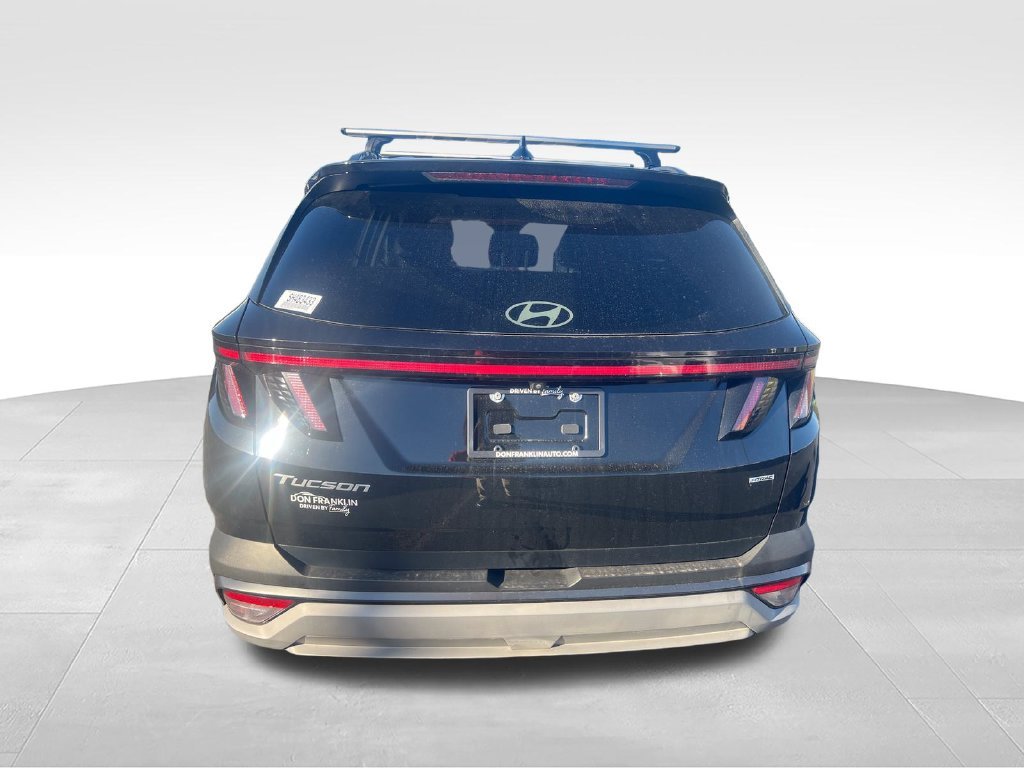 Used 2025 Black Hyundai SEL Convenience image 4