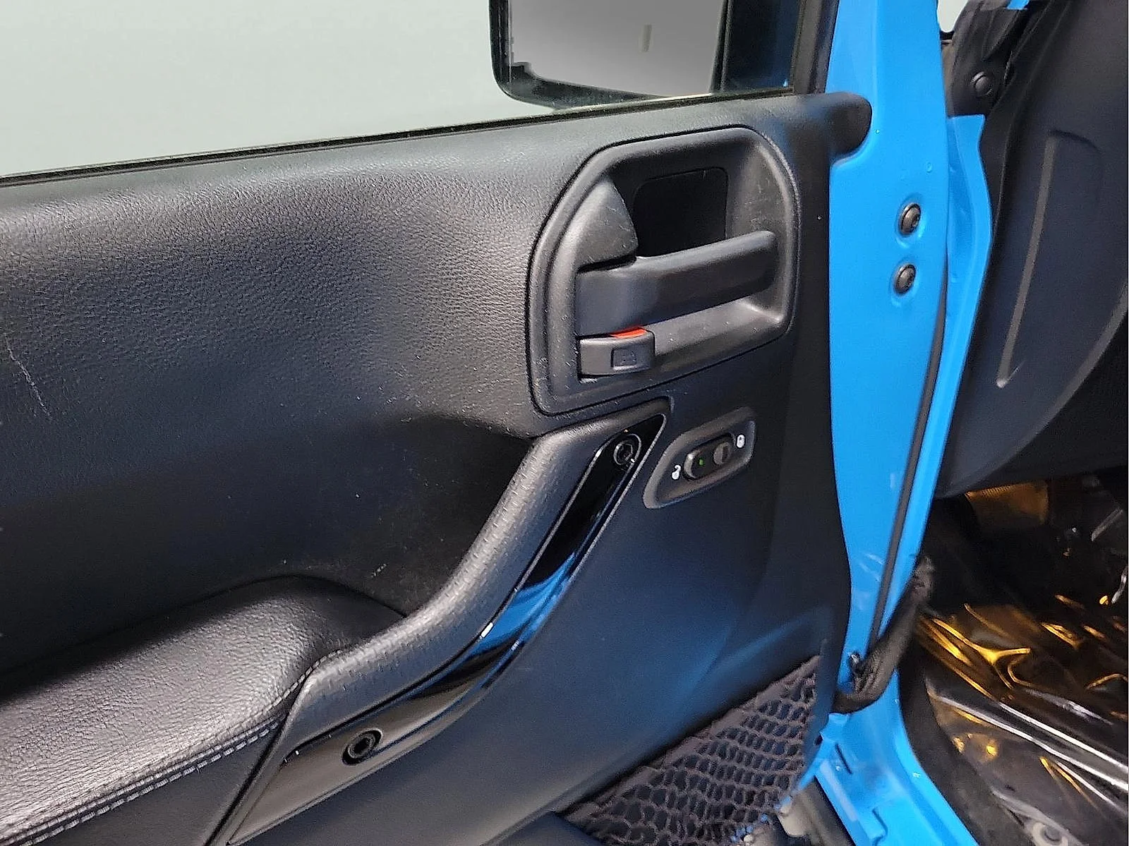Used 2017 Chief Clearcoat Jeep Winter image 10