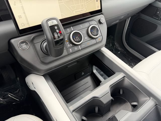 New 2026 Fuji White Land Rover S image 24