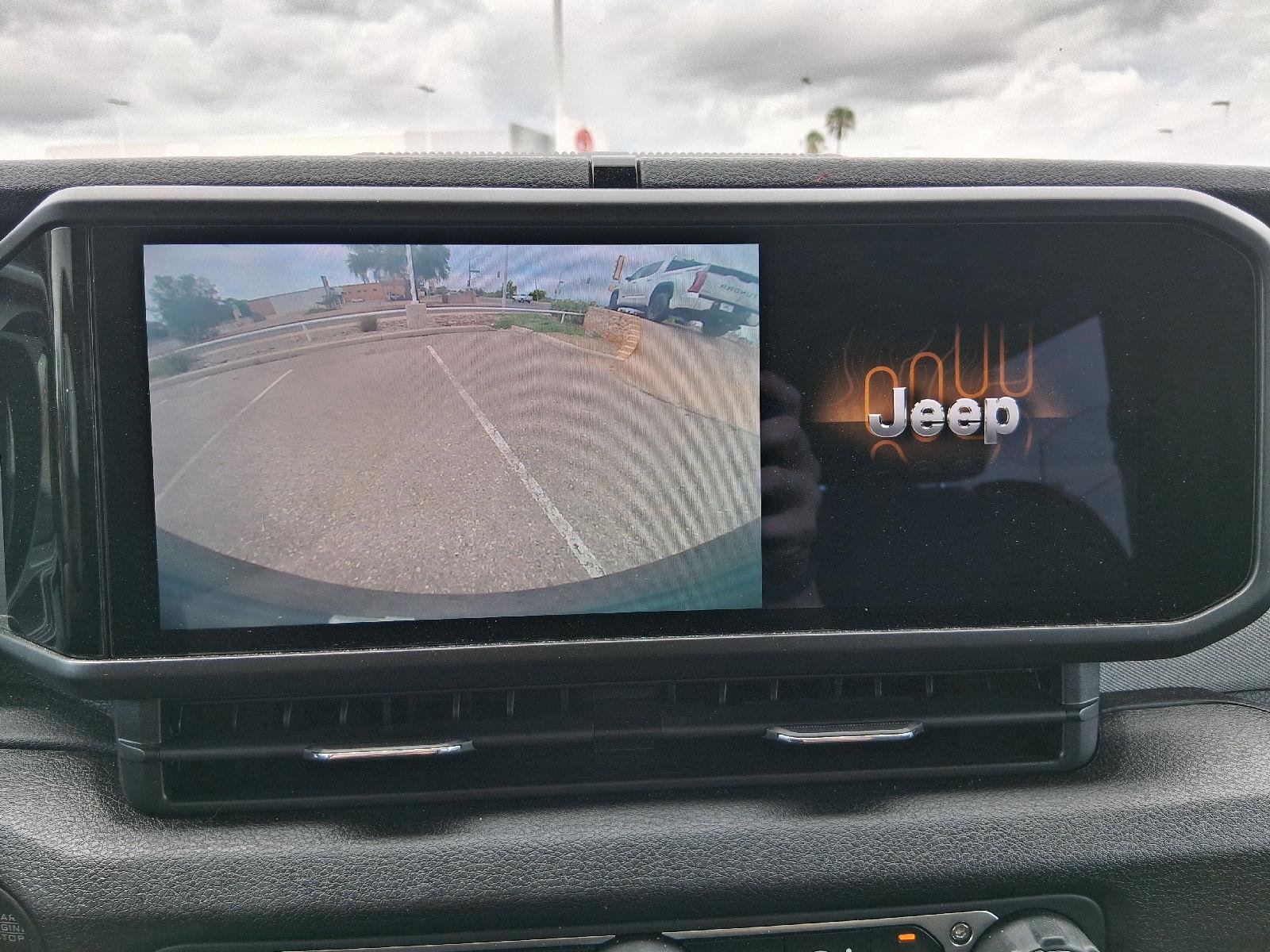 Used 2024 Earl Clearcoat Jeep Sport image 33
