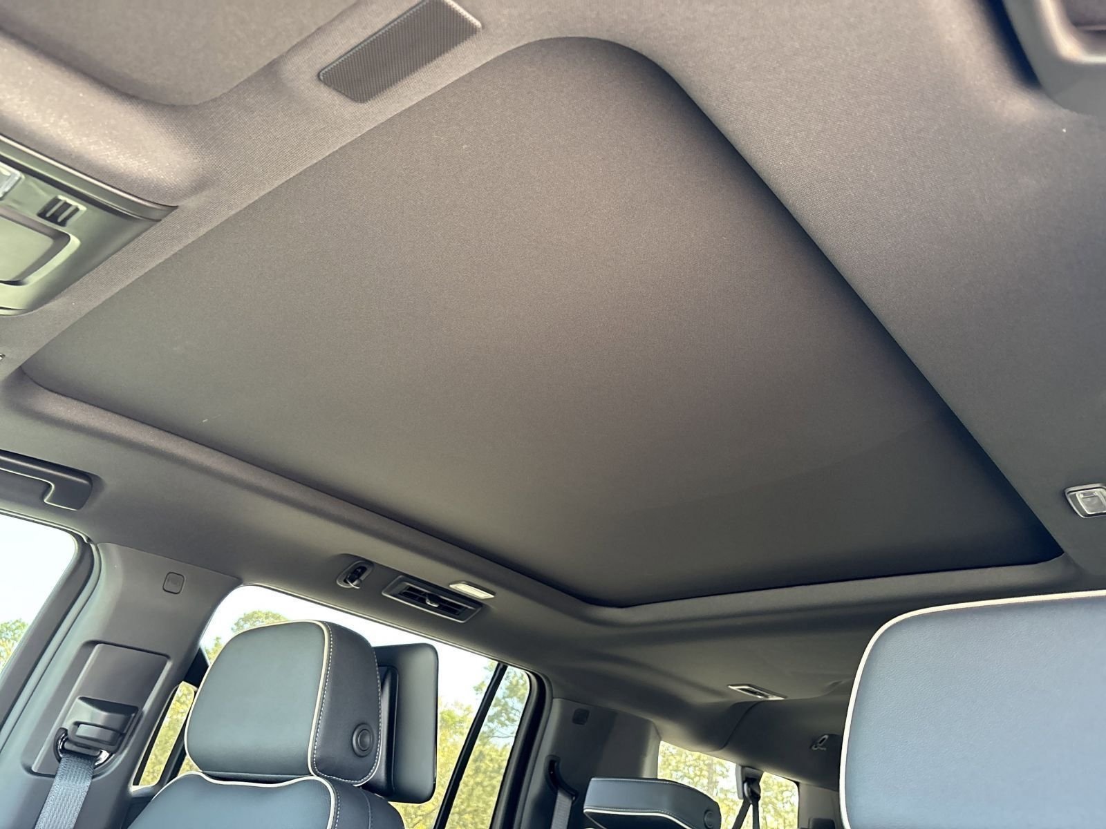 Used 2025 Onyx Black GMC 4WD 4dr Elevation image 3