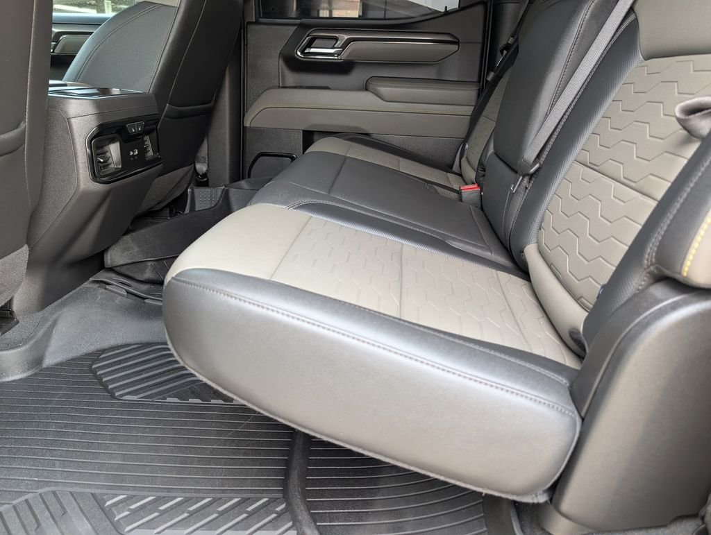 Used 2025 White Chevrolet ZR2 image 24