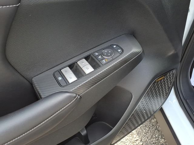 2025 Mitsubishi Outlander SE - Photo 17