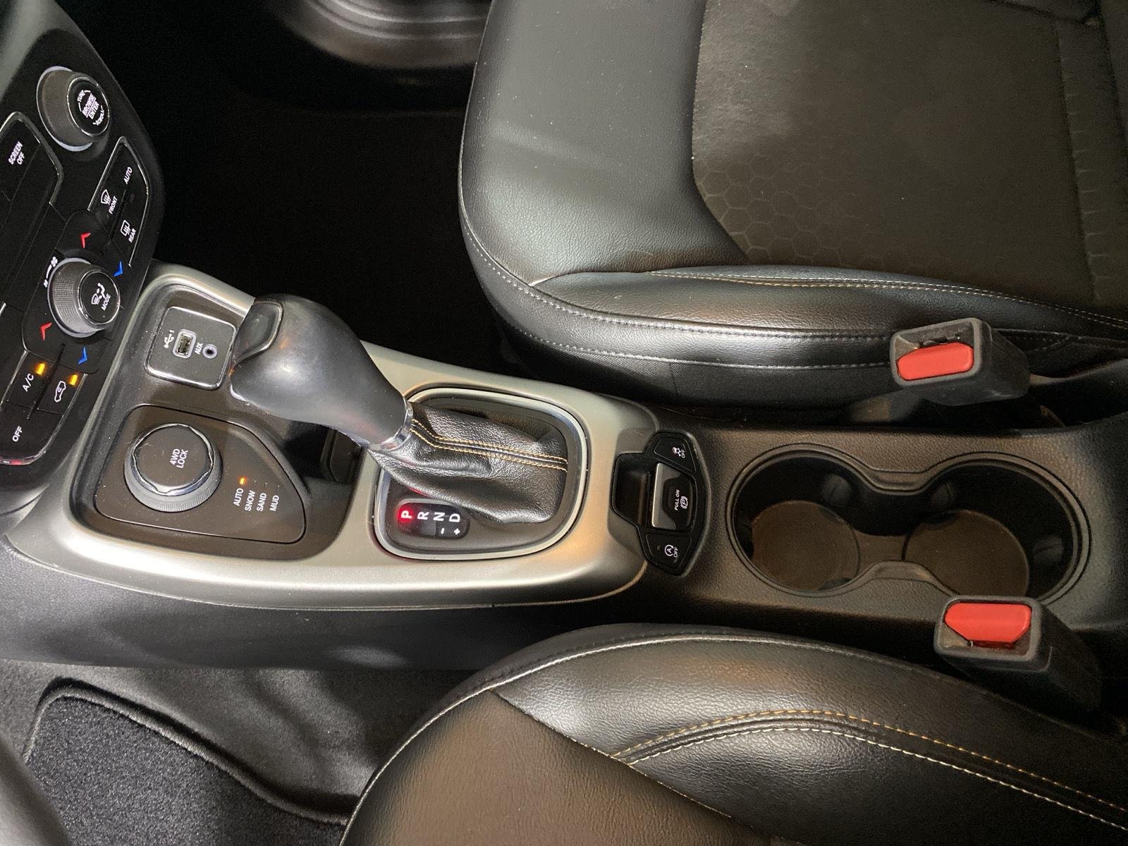 Used 2021 Jazz Blue Pearlcoat Jeep Latitude image 20