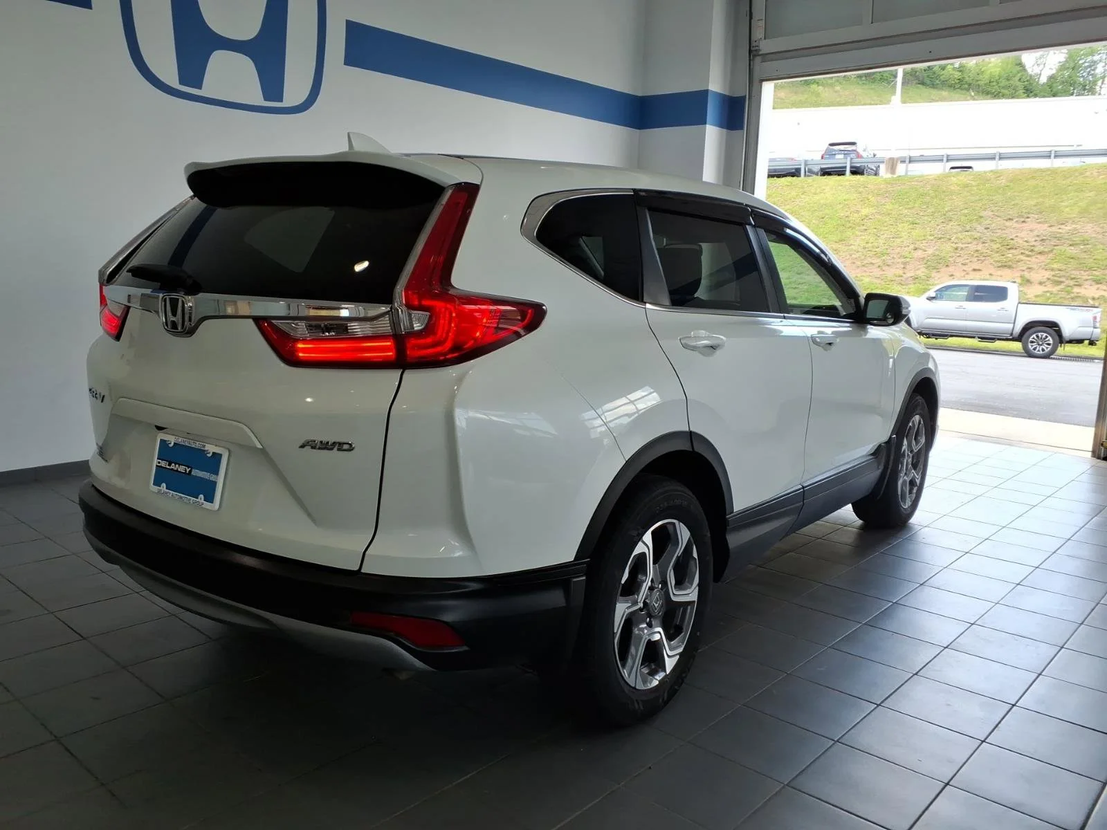 Certified Used 2019 Platinum White Pearl Honda EX-L image 5