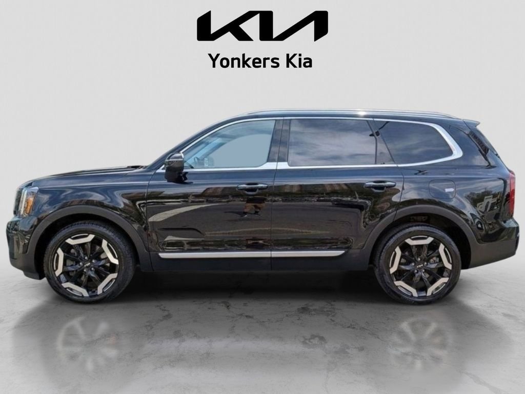 Used 2024 Black Kia S image 12