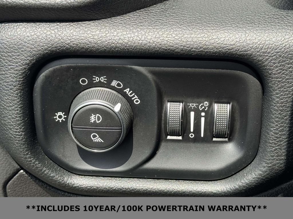 Used 2022 Black Ram Laramie image 19