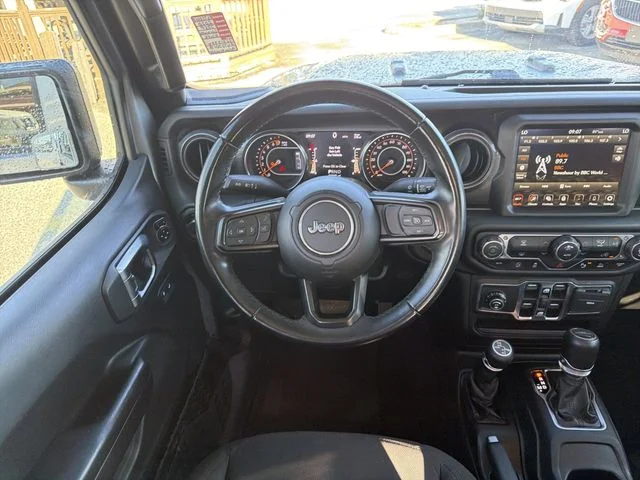 Used 2020 Silver Jeep Altitude image 14