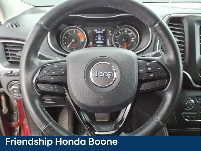 Used 2020 Red Jeep Latitude Plus image 23