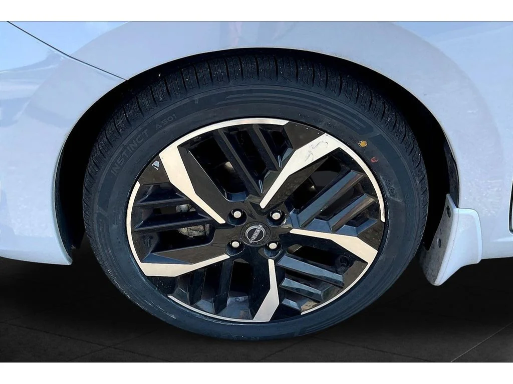 Used 2024 Gray Nissan SR image 7
