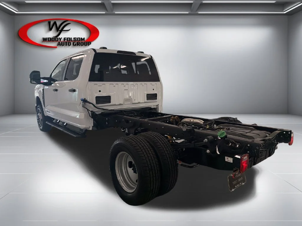 New 2027 Oxford White Ford F-350® XL image 8