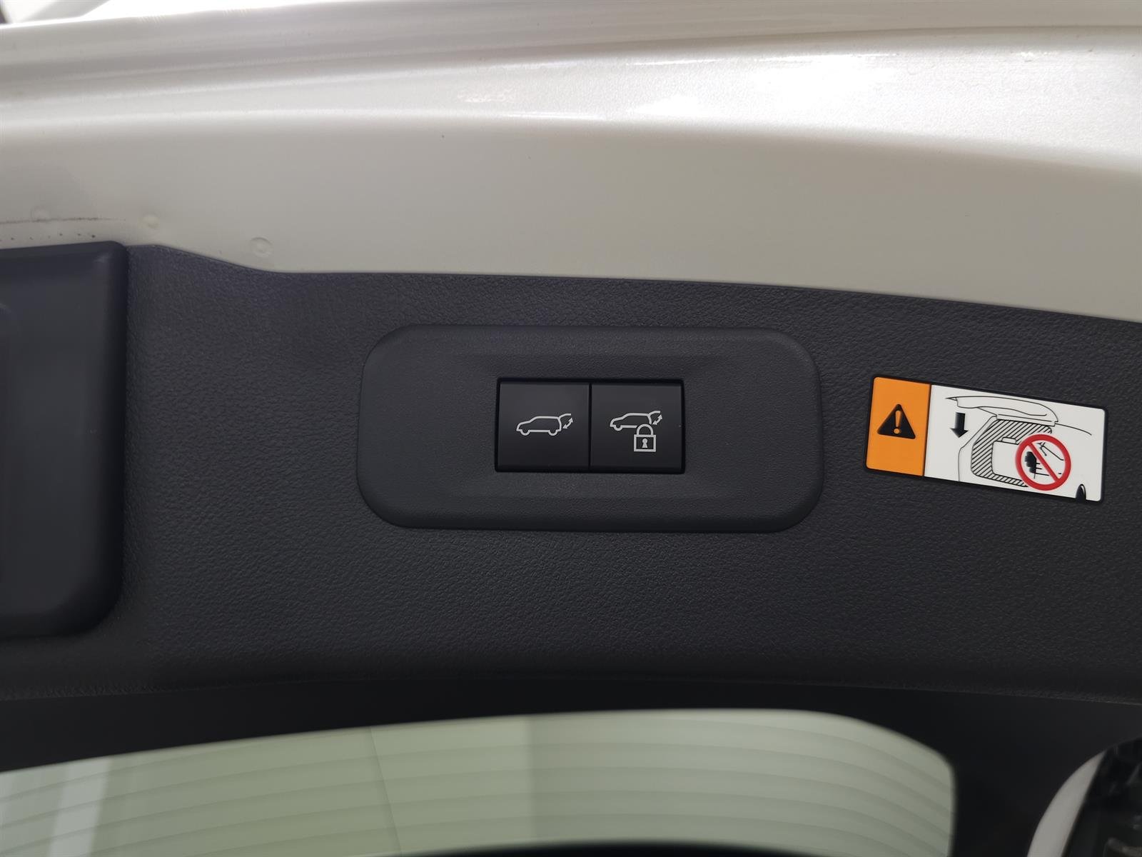 Certified Used 2024 White Lexus PREMIUM image 9
