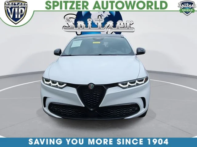 Used 2025 White Alfa Romeo Base image 3