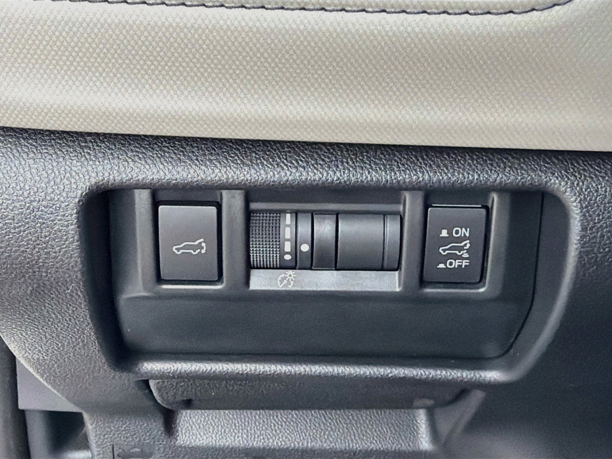 Used 2025 Crystal White Pearl Subaru Premium image 34