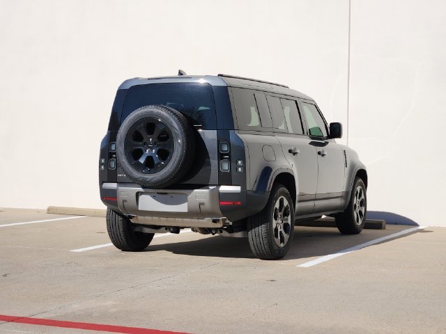 2026 Land Rover Defender 4