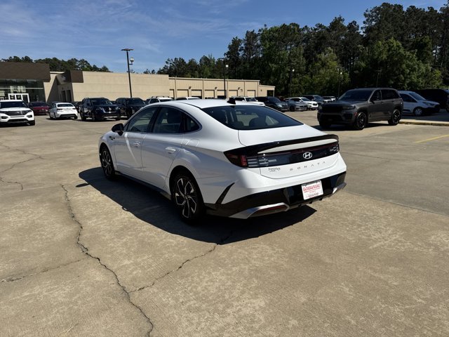 Used 2025 Serenity White Hyundai SEL image 7