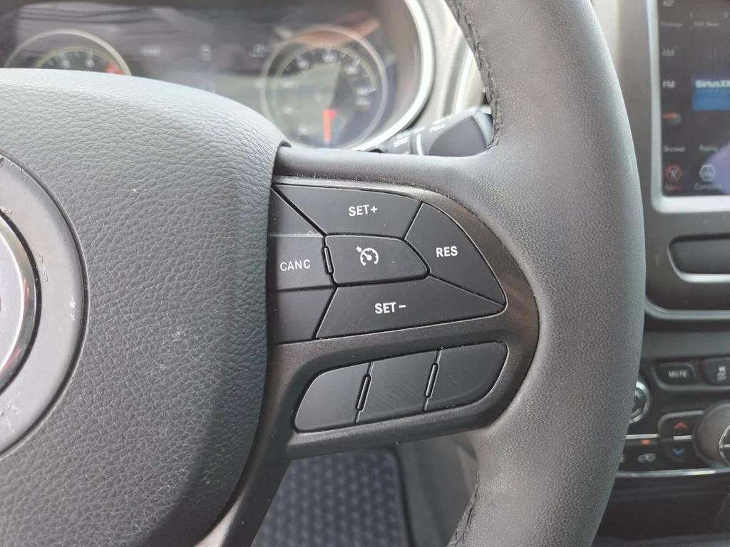 Used 2022 Granite Crystal Metallic Clearcoat Jeep Trailhawk image 34