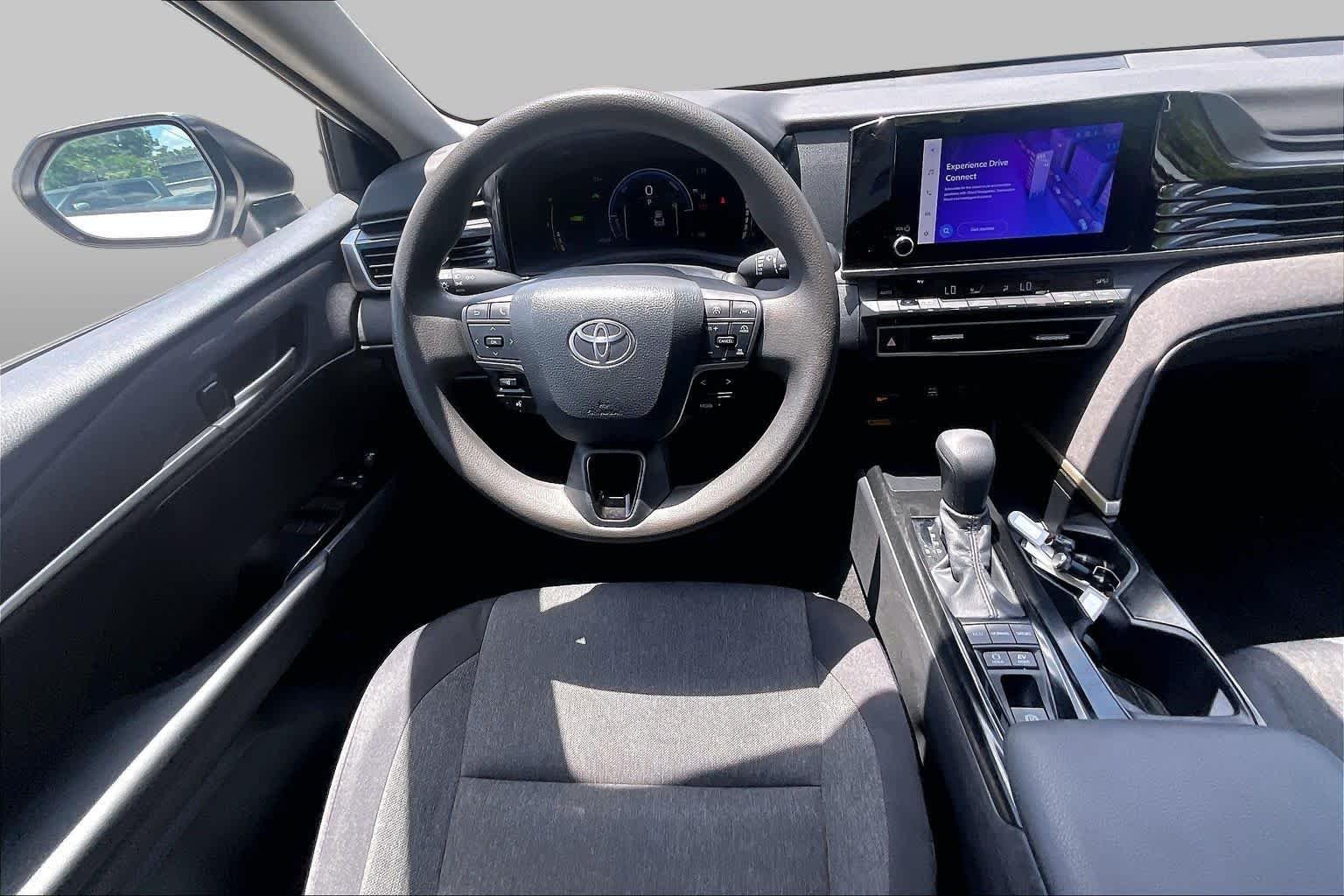 Used 2025 Ice Cap Toyota LE image 6