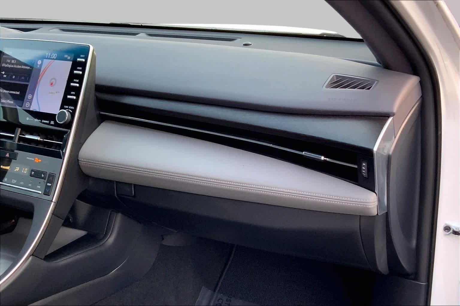 Used 2020 Wind Chill Pearl Toyota Hybrid Limited image 18