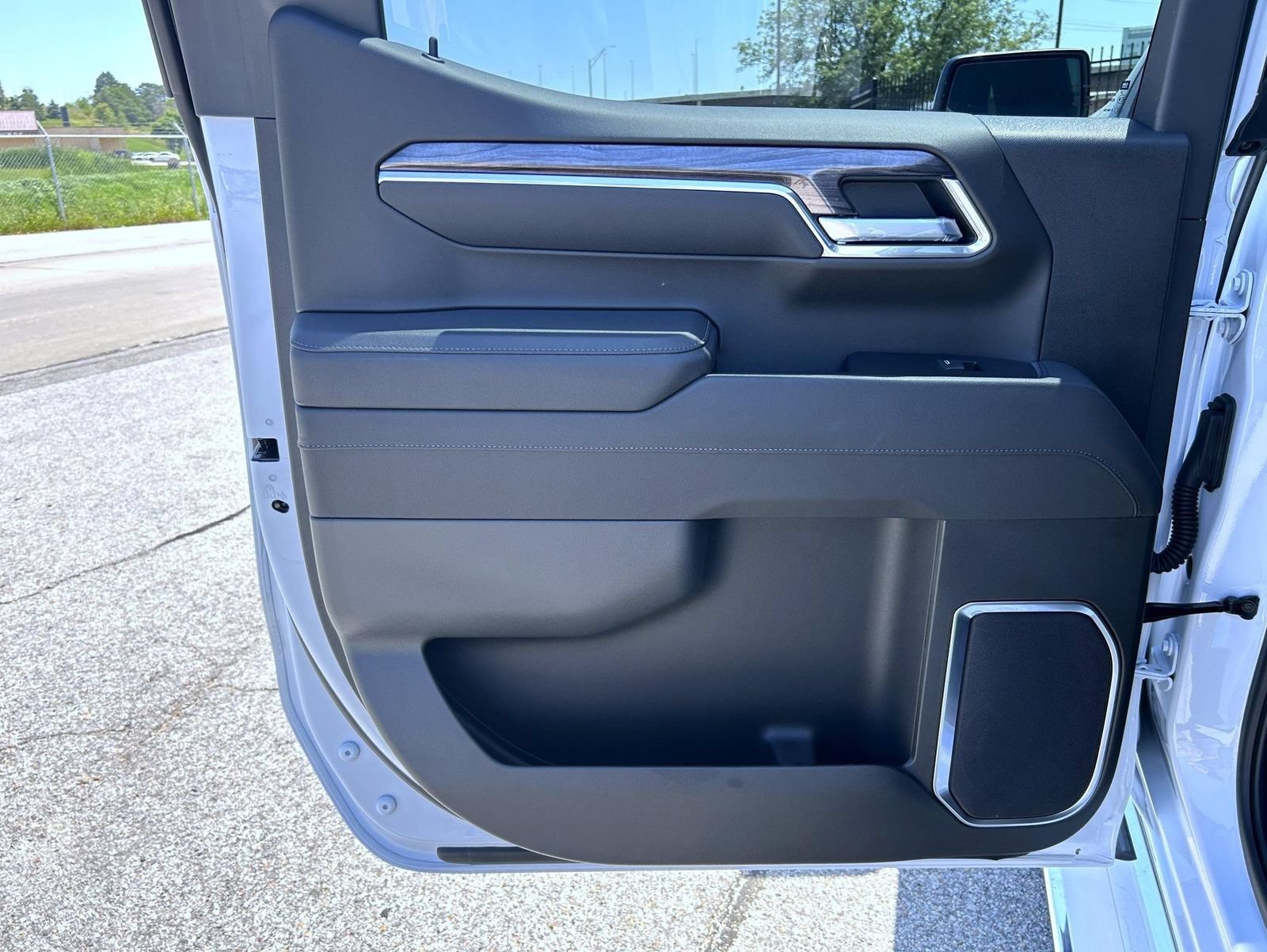 New 2026 Polar White Tricoat Chevrolet LTZ image 19