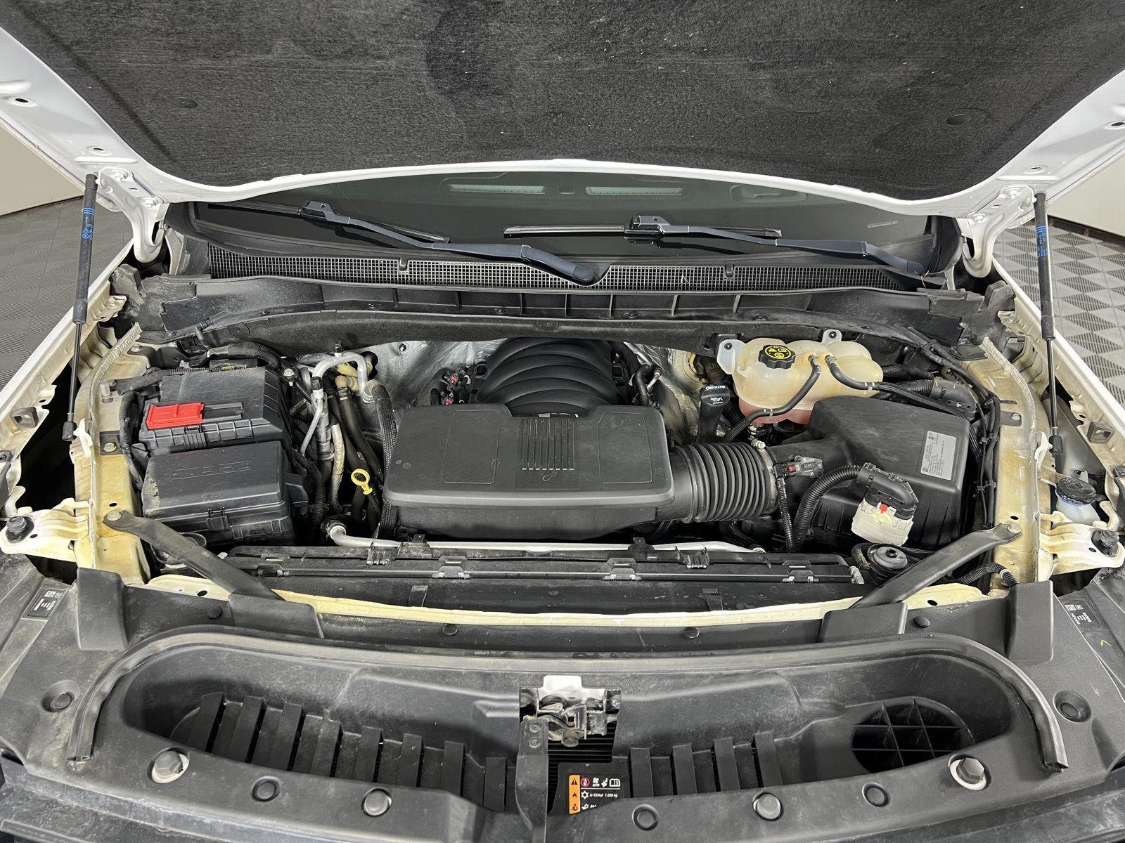 Used 2021 Summit White Chevrolet LT image 3