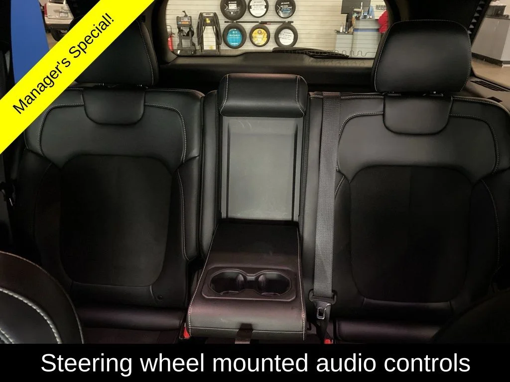 Used 2025 Red Jeep Altitude image 13
