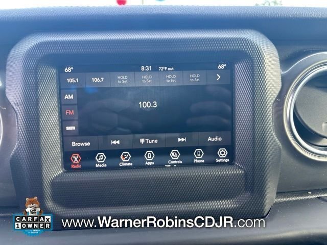 Used 2021 White Jeep Unlimited Sahara image 7