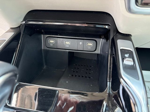 Used 2022 Glacial White Pearl Kia SX image 19