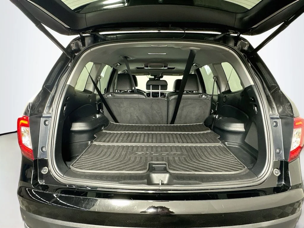 Used 2021 Crystal Black Pearl Honda Touring image 29