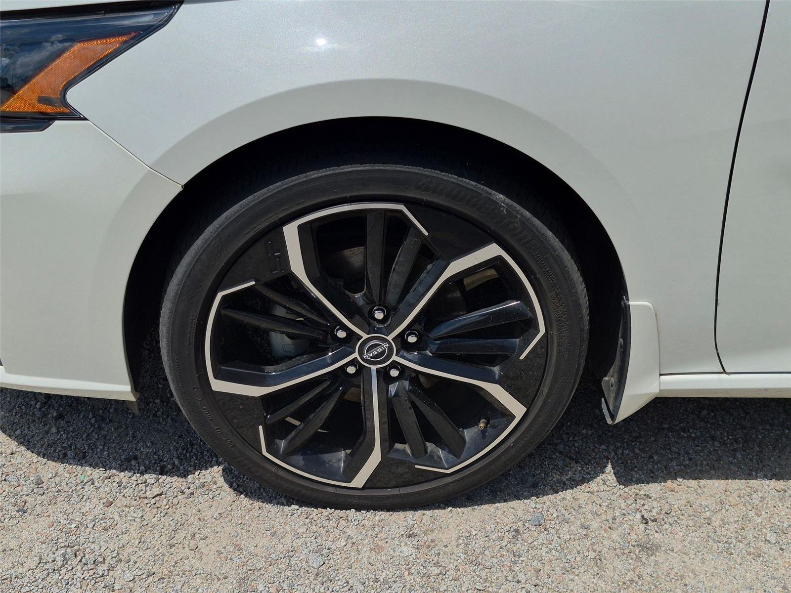 Used 2023 Glacier White Nissan 2.5 SR image 8
