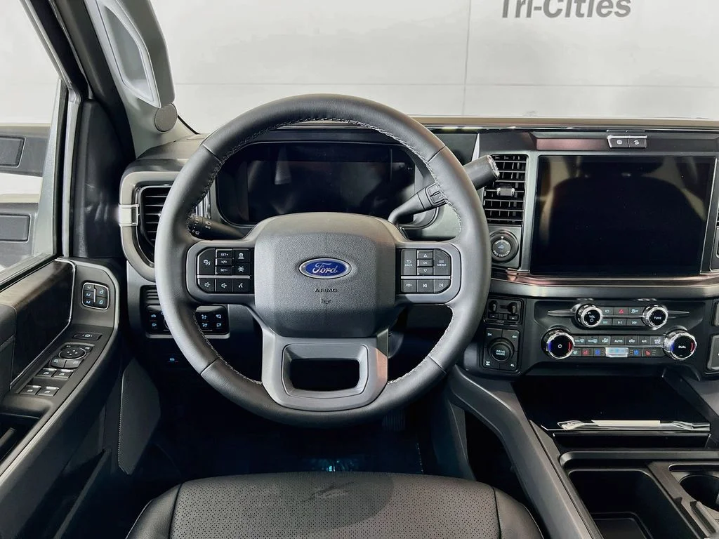 New 2026 Oxford White Ford Lariat image 27