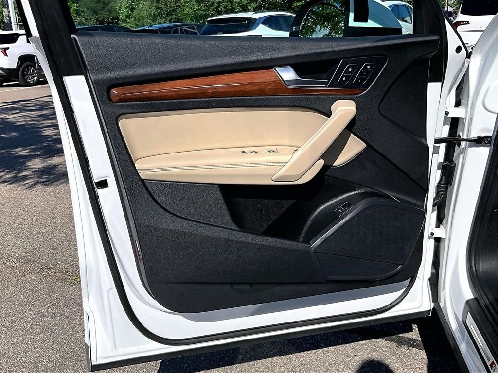 Used 2022 White Audi 45 S line Premium image 9