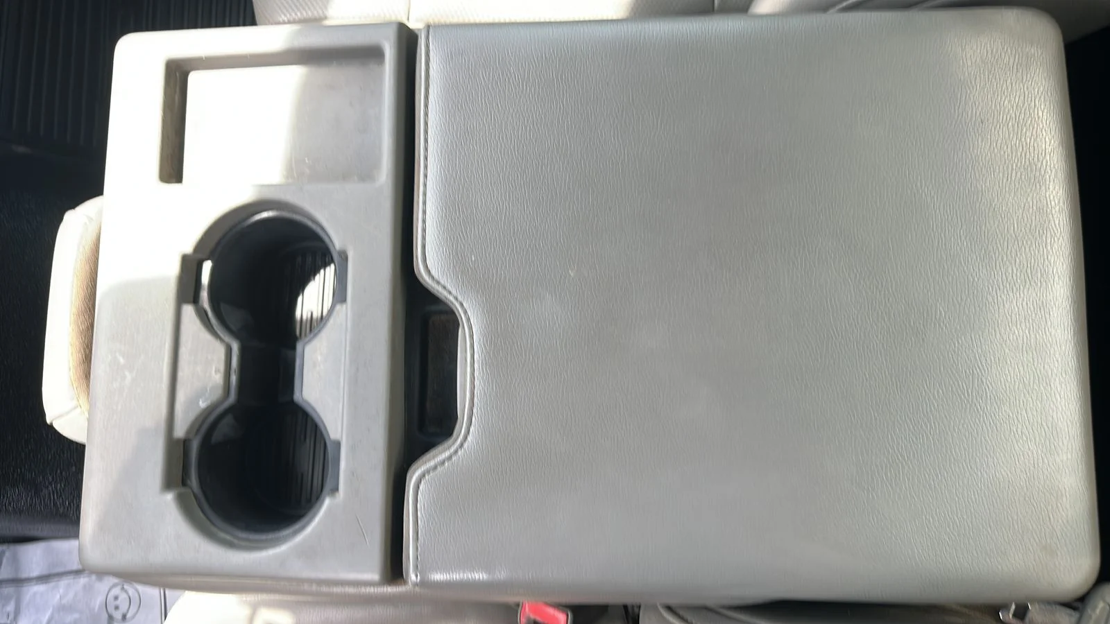 Used 2019 White Ford XL image 13