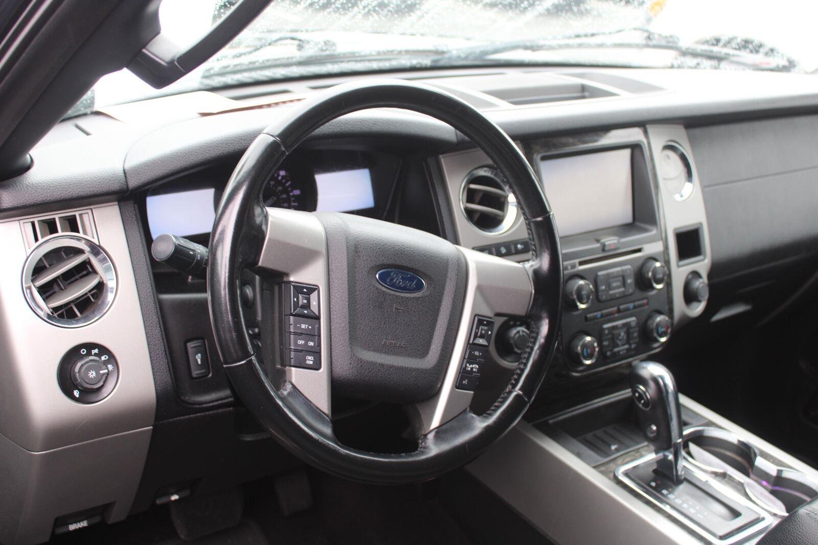 Used 2015 Tuxedo Black Metallic Ford Limited image 9